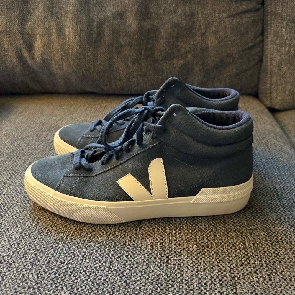 Men’s Veja Minotaur Suede High Tops